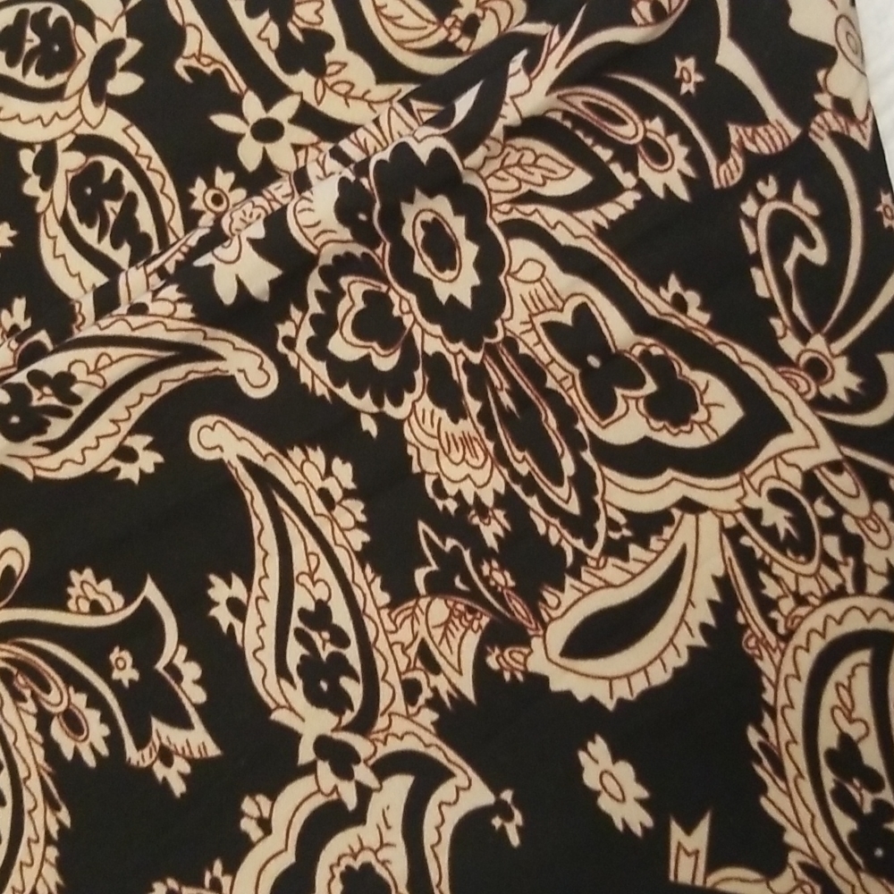 NWT EEVEE leggings size plus (14-22) - Picture 2 of 7
